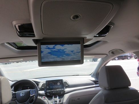 Used 2018 Honda Odyssey Touring image 21