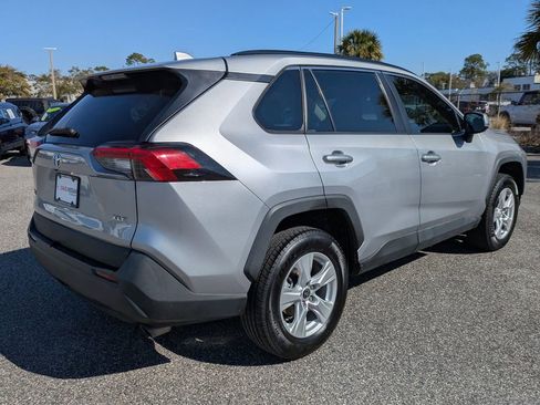 Used 2021 Toyota RAV4 XLE w/ Convenience Package image 4