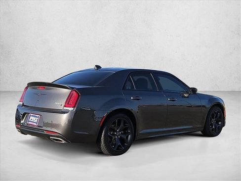 Used 2021 Chrysler 300 S w/ S Model Appearance Package RWD image 5