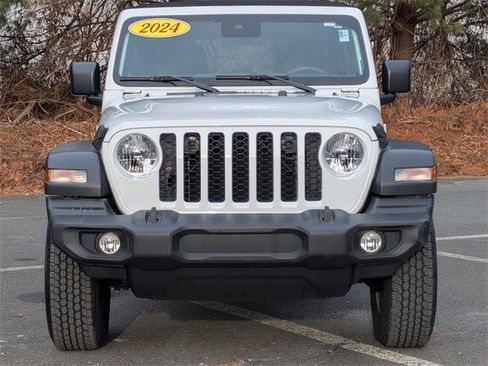 Used 2024 Jeep Wrangler Sport S image 8