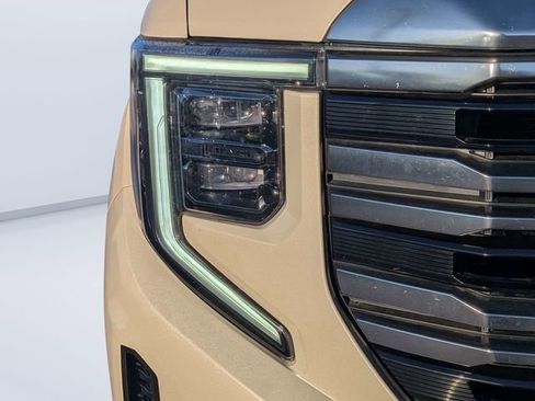 Used 2023 GMC Sierra 1500 AT4 w/ AT4 Premium Package image 8