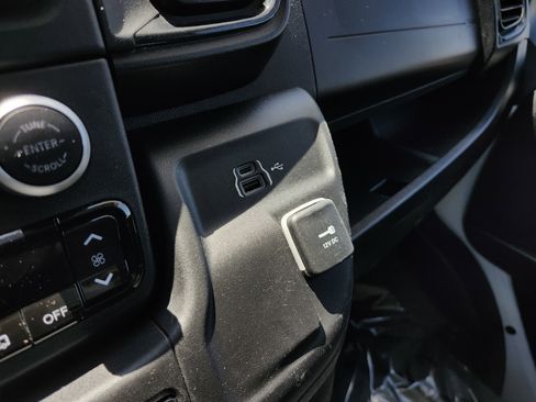 Used 2025 RAM ProMaster 2500 w/ Safety Group FWD image 8