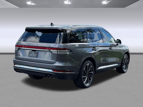 Used 2023 Lincoln Aviator Reserve w/ Equipment Group 201A AWD/4WD image 9
