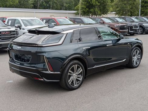 Used 2024 Cadillac Lyriq Luxury RWD image 3