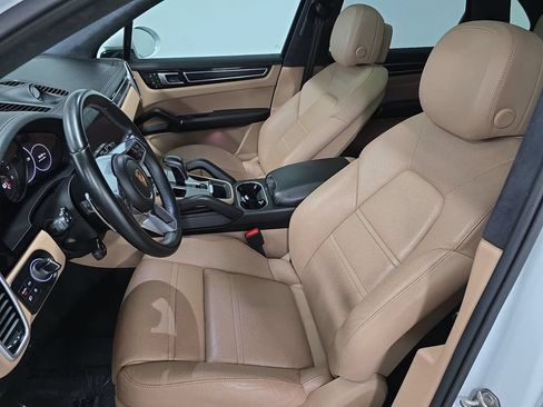 Certified 2022 Porsche Cayenne GTS AWD/4WD image 5
