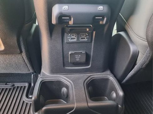 Used 2024 Jeep Gladiator Mojave w/ Technology Group AWD/4WD image 15