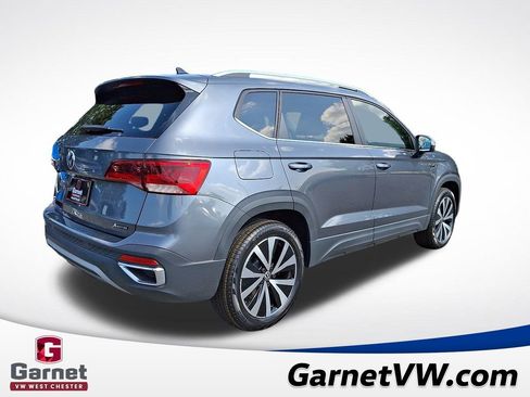 Certified 2022 Volkswagen Taos SE image 7