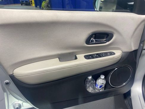 Used 2016 Honda HR-V EX image 16
