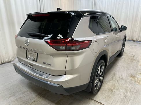 Certified 2025 Nissan Rogue SL w/ SL Premium Package AWD/4WD image 11