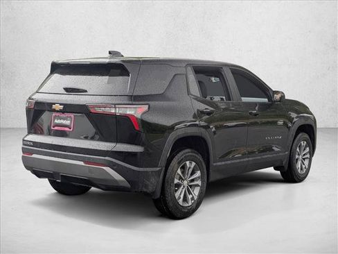New 2026 Chevrolet Equinox LT FWD image 2