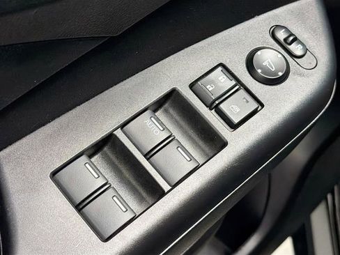 Used 2015 Honda CR-V LX image 16