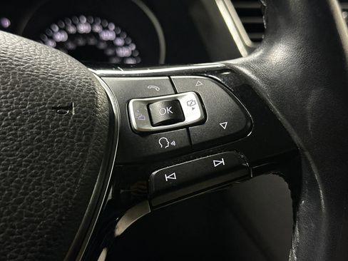 Used 2018 Volkswagen Tiguan SE image 31