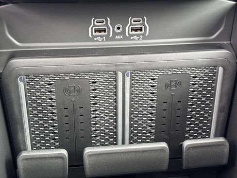 New 2026 RAM 2500 Laramie AWD/4WD image 12