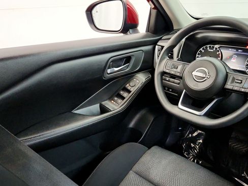 Used 2024 Nissan Rogue SV AWD/4WD image 25
