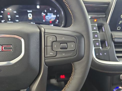 Used 2022 GMC Yukon XL AT4 image 19