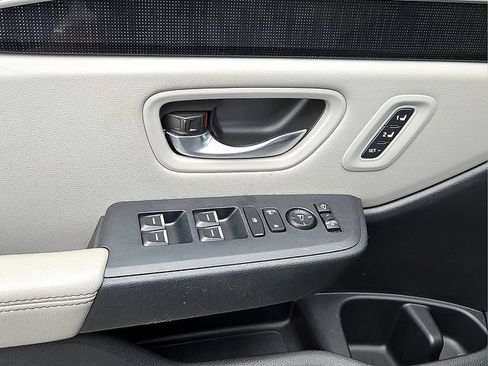 Used 2025 Honda Pilot Elite image 16