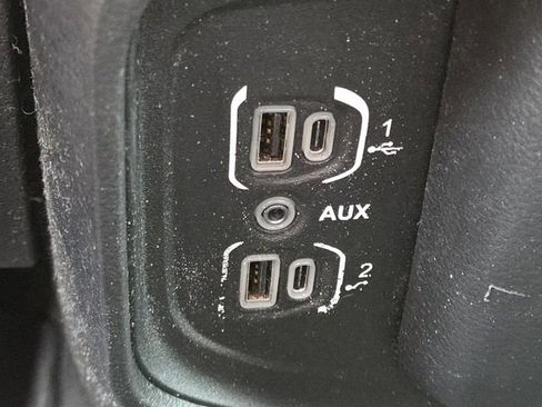 Used 2021 RAM 1500 Big Horn image 5