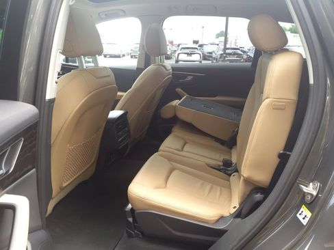 Used 2025 Audi Q7 3.0T Premium Plus AWD/4WD image 19