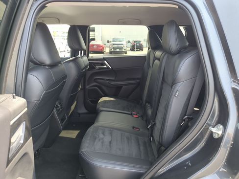 Used 2024 Mitsubishi Outlander Ralliart AWD/4WD image 29