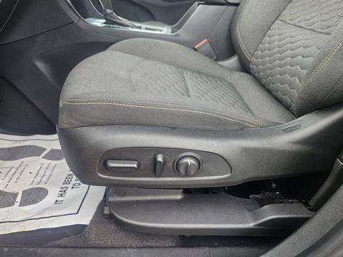 Used 2020 Chevrolet Equinox LT FWD image 18