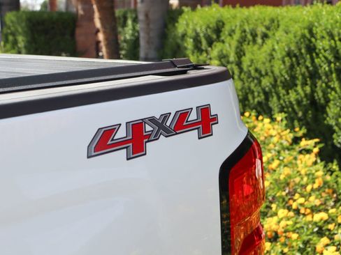 Used 2017 Chevrolet Silverado 1500 LT w/ All Star Edition AWD/4WD image 57