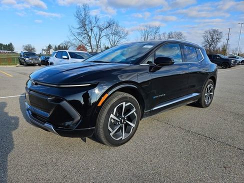 Used 2025 Chevrolet Equinox EV LT image 3