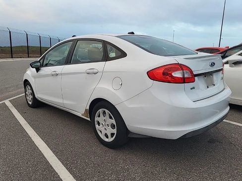 Used 2011 Ford Fiesta SE w/ Super Fuel Economy Pkg image 2