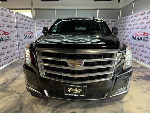 Used 2018 Cadillac Escalade ESV Luxury AWD/4WD image 5