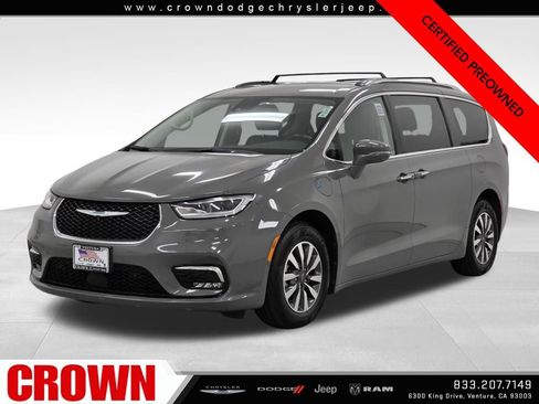 Certified 2021 Chrysler Pacifica Touring-L image 3