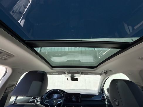 Certified 2025 Volkswagen Taos SE image 13