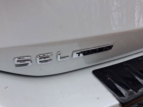 New 2026 Volkswagen Tiguan SEL R-Line AWD/4WD image 9
