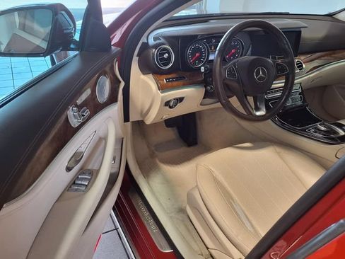 Used 2017 Mercedes-Benz E 300 4MATIC image 7