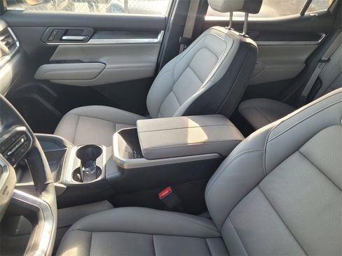 Used 2025 GMC Terrain Elevation w/ Elevation Premium Package image 5