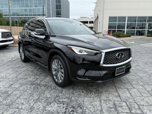Certified 2024 INFINITI QX50 Luxe FWD image 3