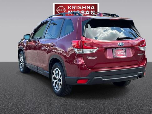 Used 2023 Subaru Forester Premium AWD/4WD image 5