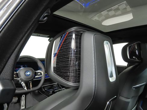 Used 2025 BMW i7 eDrive50 w/ M Sport Package RWD image 18