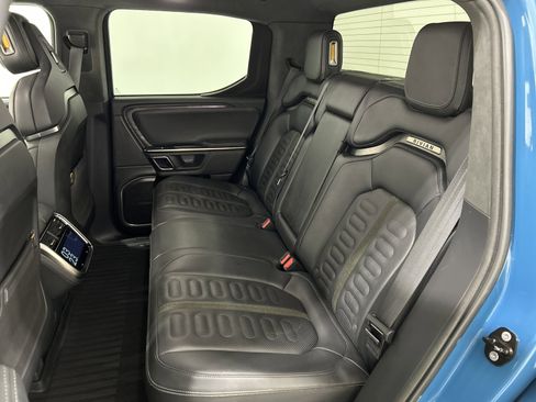 Used 2022 Rivian R1T Adventure AWD/4WD image 21