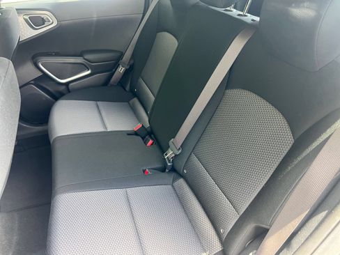 Used 2025 Kia Soul LX w/ LX Technology Package FWD image 21
