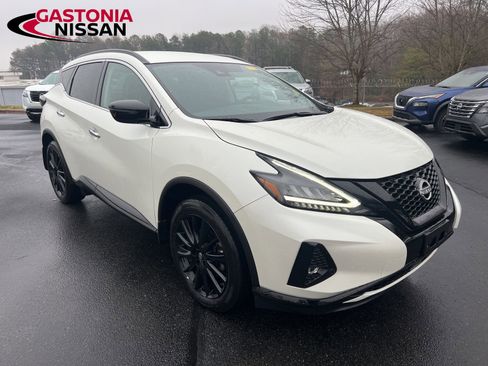Used 2024 Nissan Murano SV w/ SV Midnight Edition Package image 2