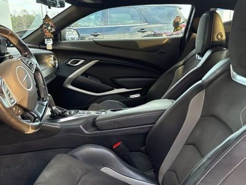 Used 2020 Chevrolet Camaro LT w/ RS Package image 5