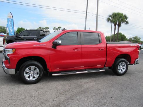 Used 2025 Chevrolet Silverado 1500 LT image 2