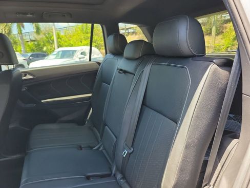 Used 2023 Volkswagen Tiguan SE R-Line FWD image 9