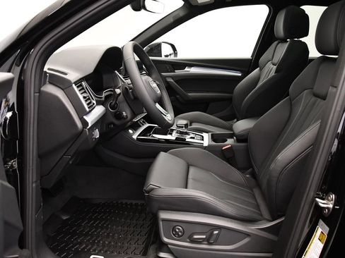Certified 2025 Audi Q5 2.0T Premium Plus image 38