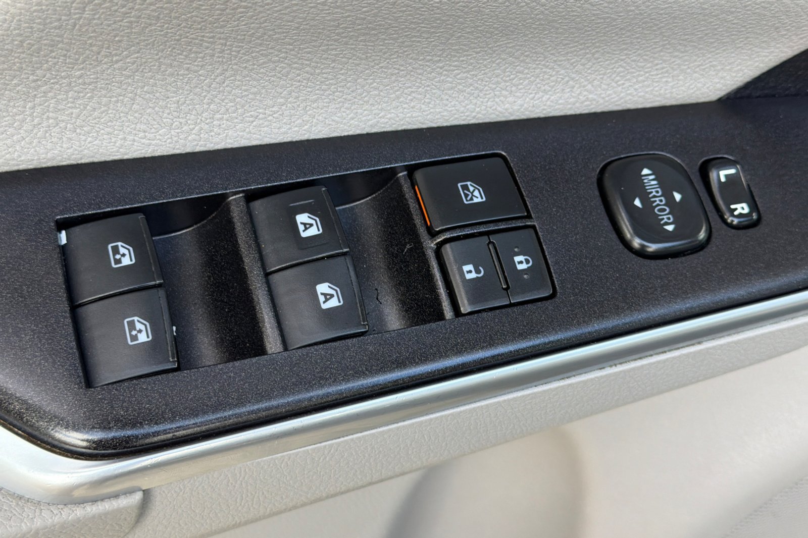 Used 2016 Toyota Camry SE FWD image 14