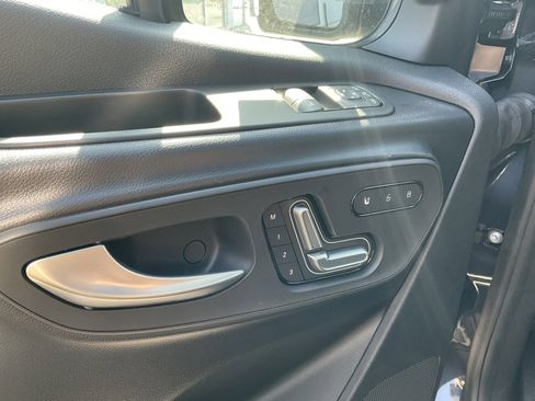 Used 2025 Mercedes-Benz Sprinter 2500 image 18