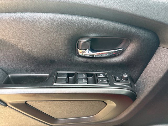 Used 2024 Nissan Titan PRO-4X w/ Pro-4x Convenience Package AWD/4WD image 21