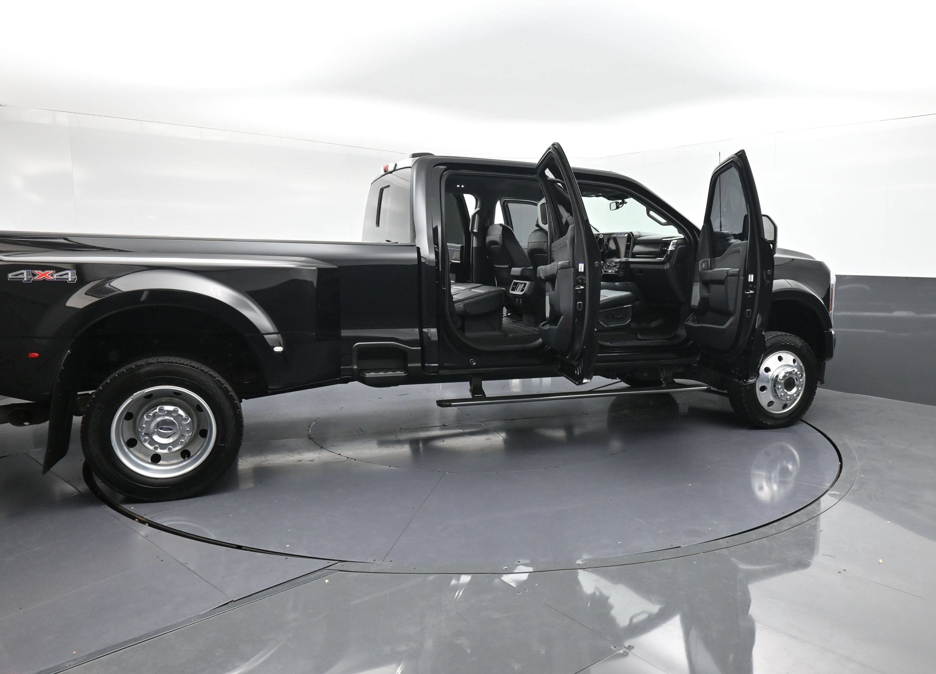 Used 2024 Ford F450 Lariat w/ Lariat Ultimate Package AWD/4WD image 41