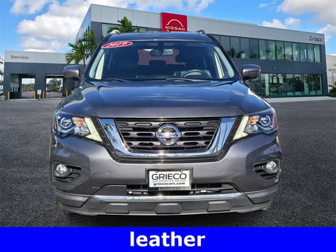 Used 2019 Nissan Pathfinder Platinum image 2