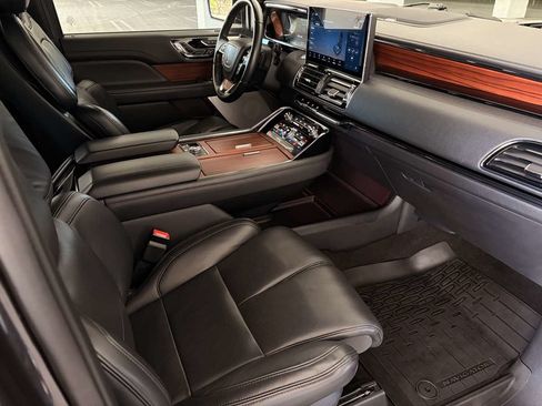 Used 2024 Lincoln Navigator Reserve AWD/4WD image 16