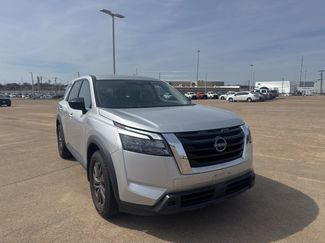 Used 2023 Nissan Pathfinder S video 1